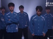 TT选手入场：上单HOYA再现真男人站姿~