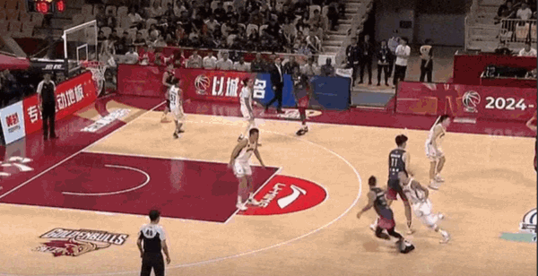 🏀CBA战报：余嘉豪21+17&巴斯27+15 沃特斯23分 浙江以127-90大胜上海