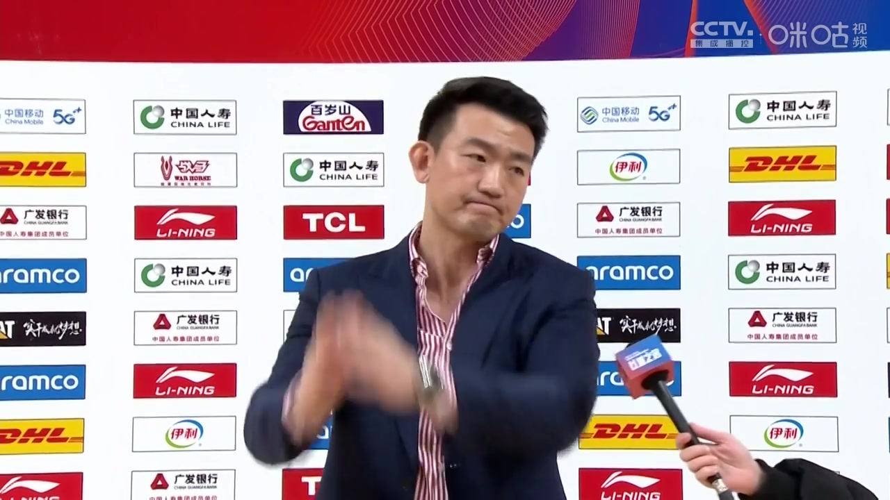 王博:所有球员下半场希望为孙铭徽赢球 末节球迷给了很大支持